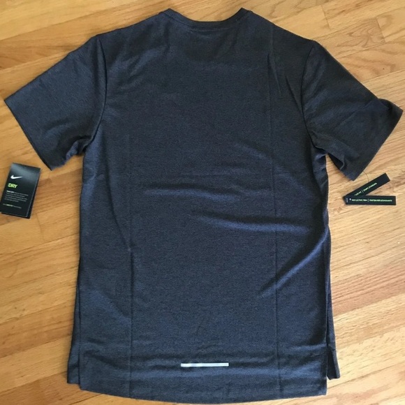NWT Nike men running shirt DRI-FIT technology - Picture 3 of 8